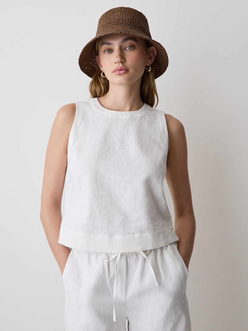 Sleeveless Crew-Neck Linen-Blend Blouse rw&co On Sale