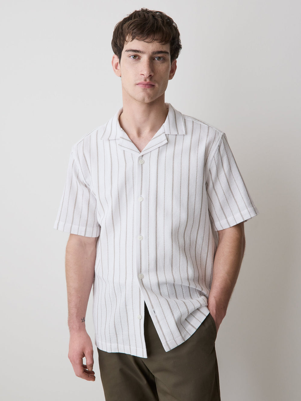 Striped Short-Sleeve Textured Shirt with Camp Collar rw&co Limited Time Discount