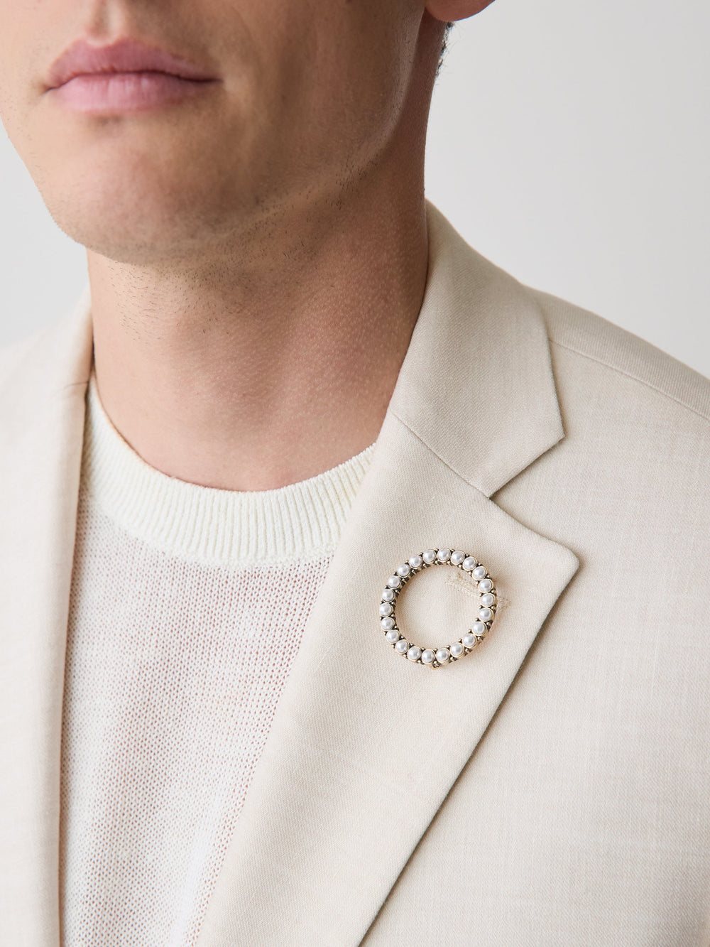 Round Broach with Pearls rw&co Special Promo Price