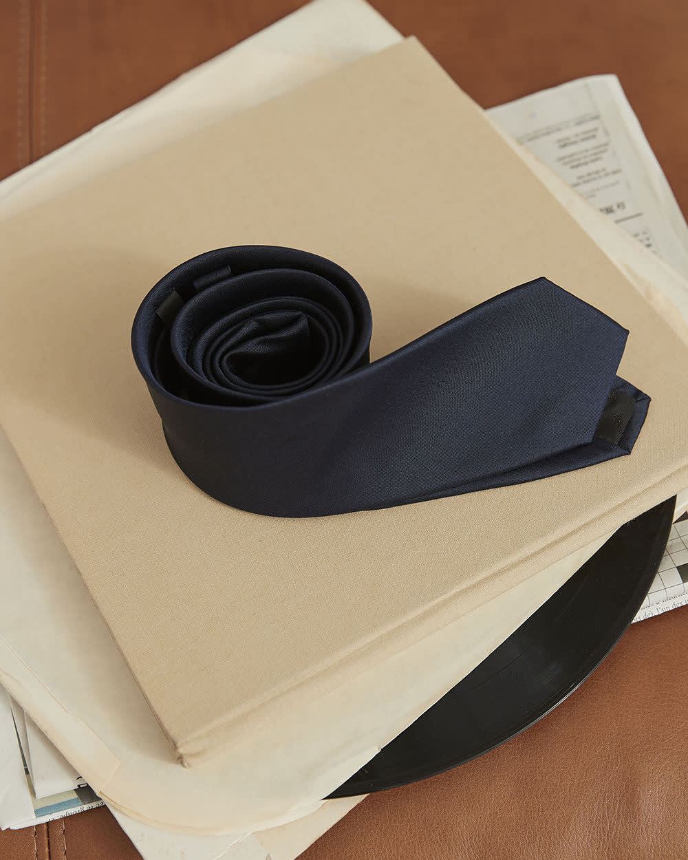 Skinny Dark Solid Tie rw&co Limited Time Discount