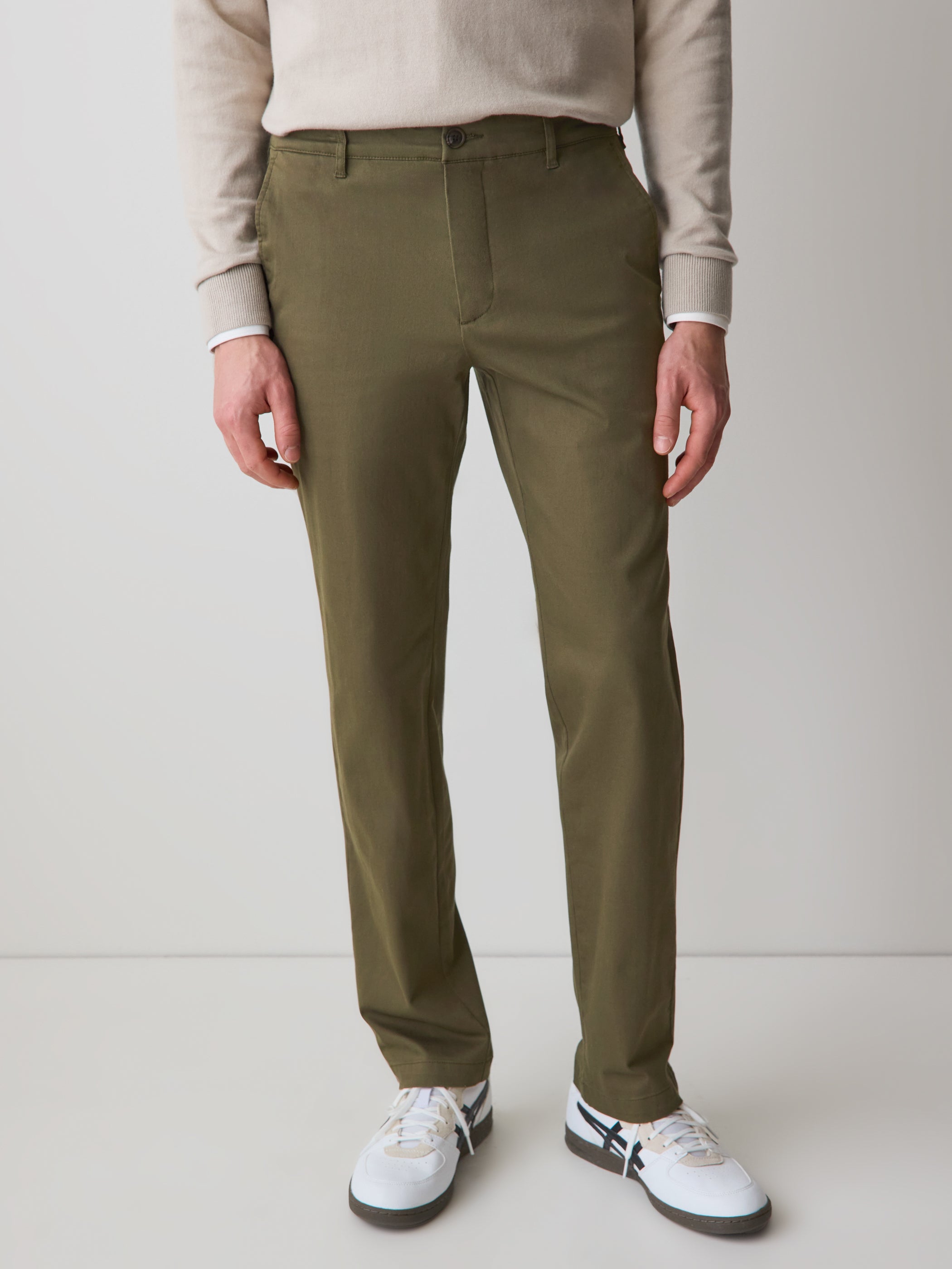 Slim-Fit Super-Stretch Chino Pant rw&co Special Offer