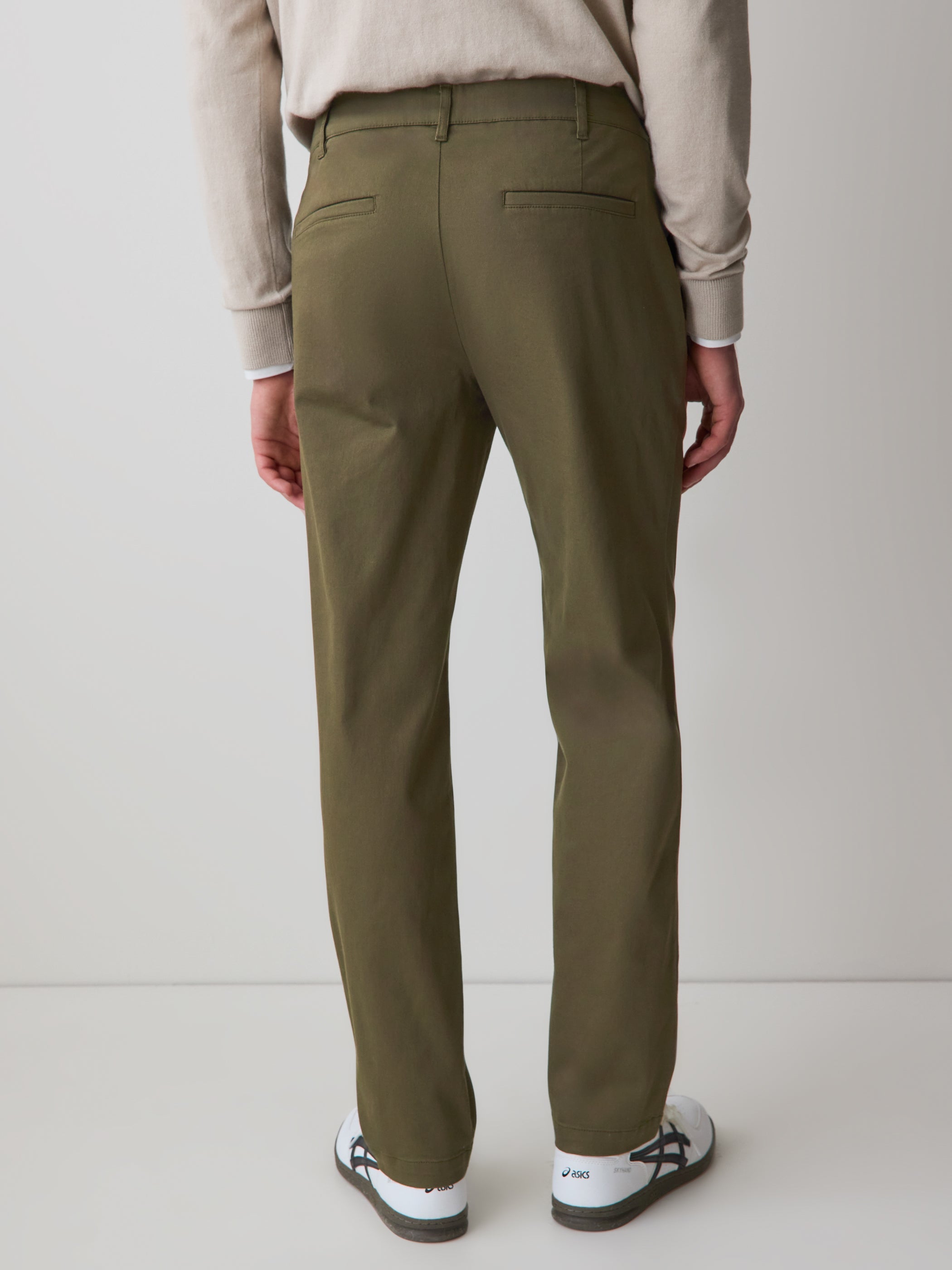 Slim-Fit Super-Stretch Chino Pant rw&co Special Offer