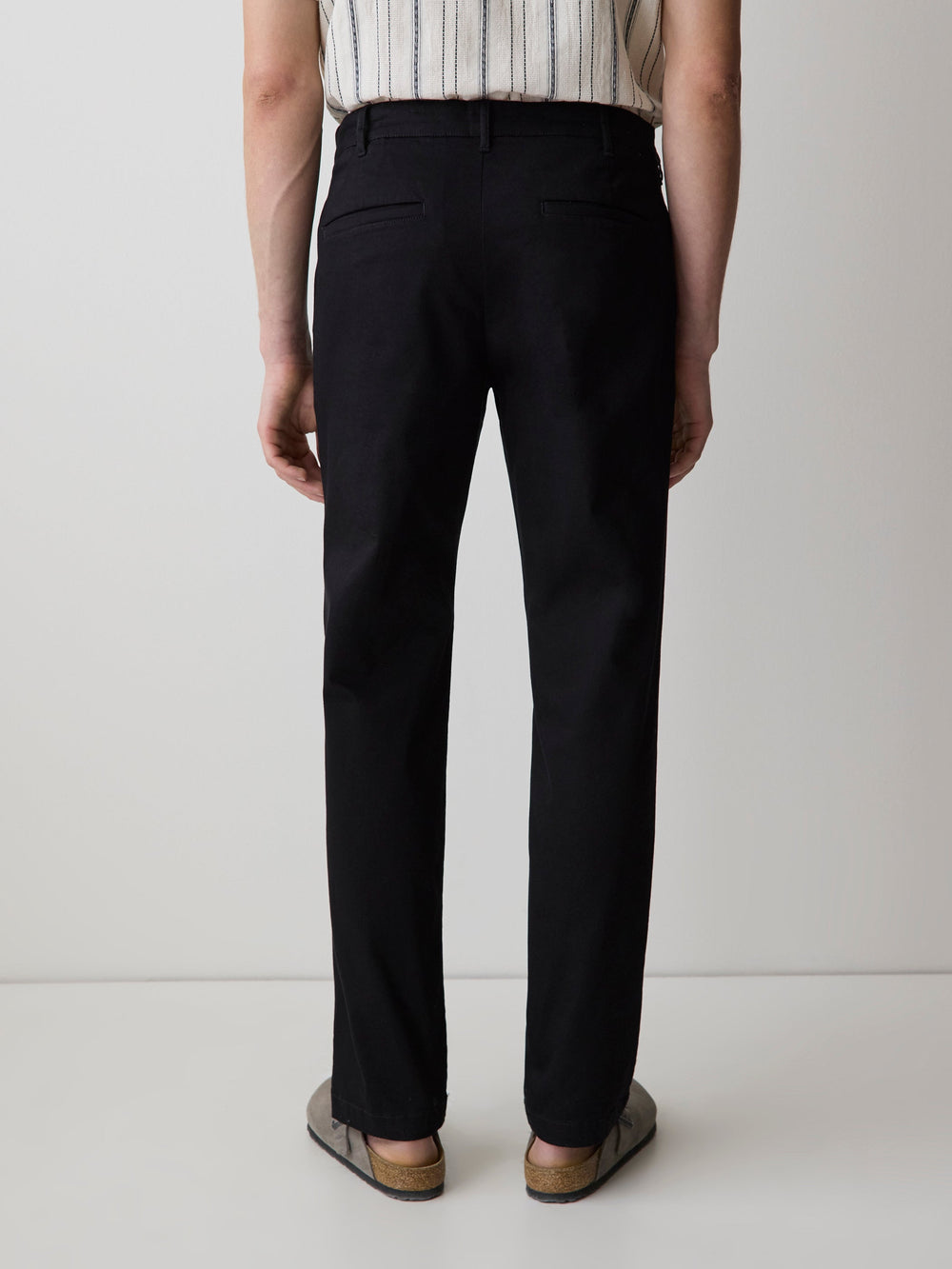 Slim-Fit Super-Stretch Chino Pant rw&co Special Offer