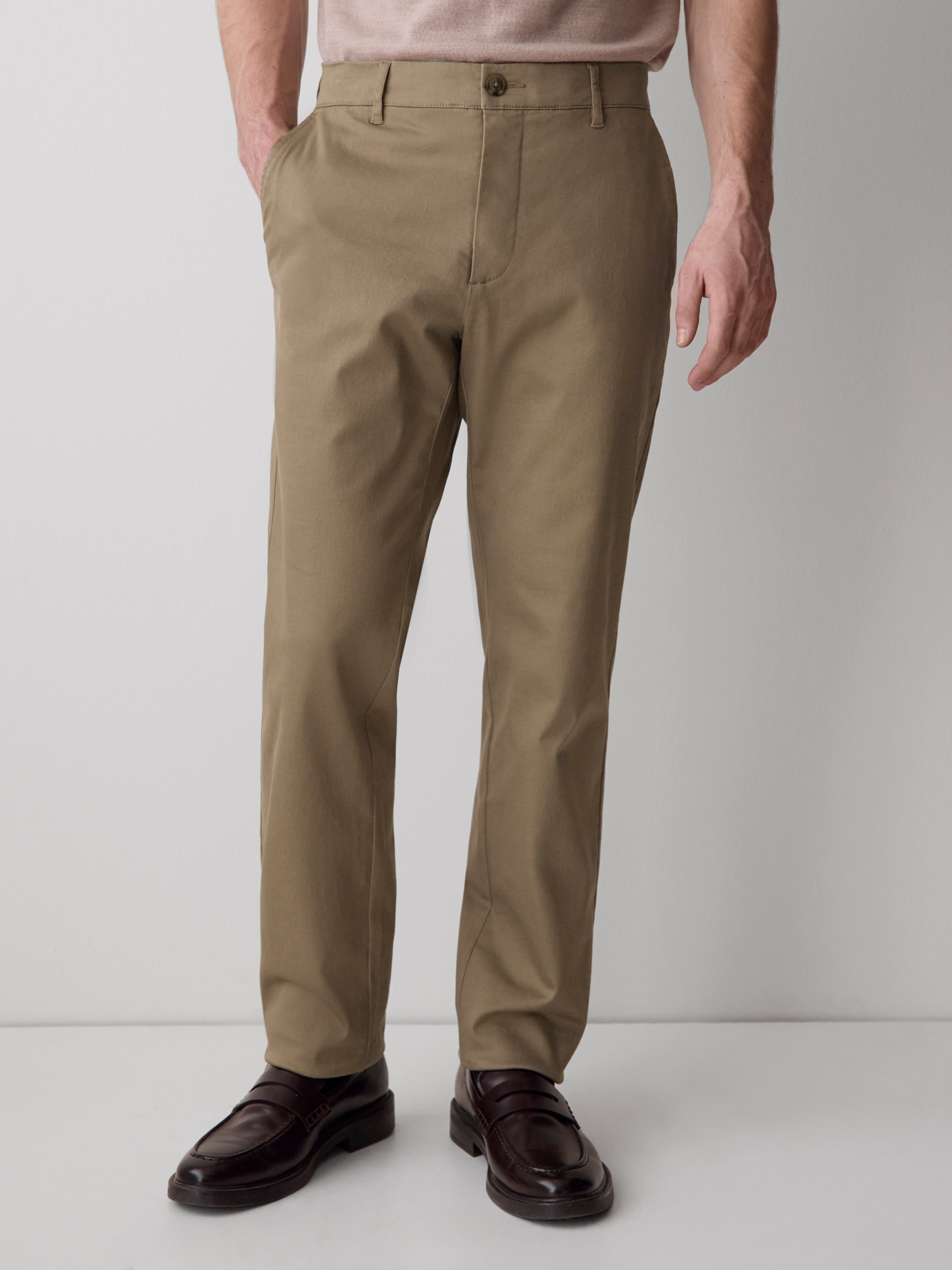 Slim-Fit Super-Stretch Chino Pant rw&co Special Offer