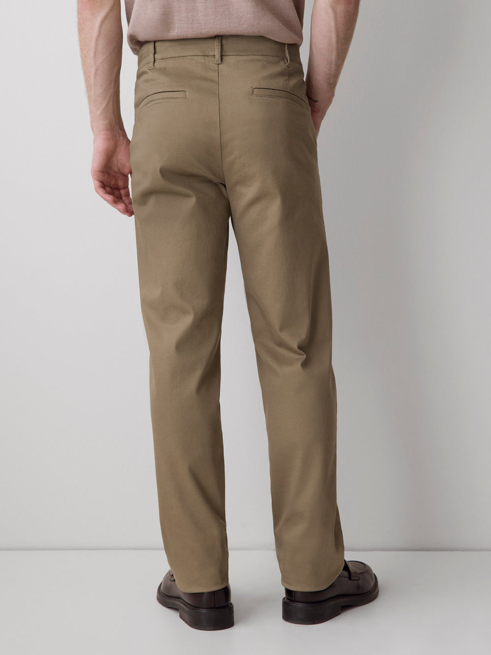 Slim-Fit Super-Stretch Chino Pant rw&co Special Offer