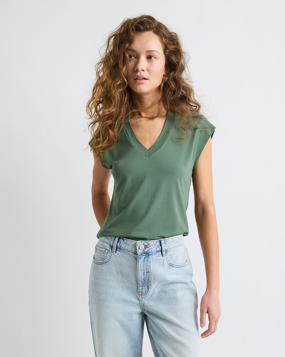 Classic-Fit Short-Sleeve V-Neck T-Shirt rw&co Great Value Deal