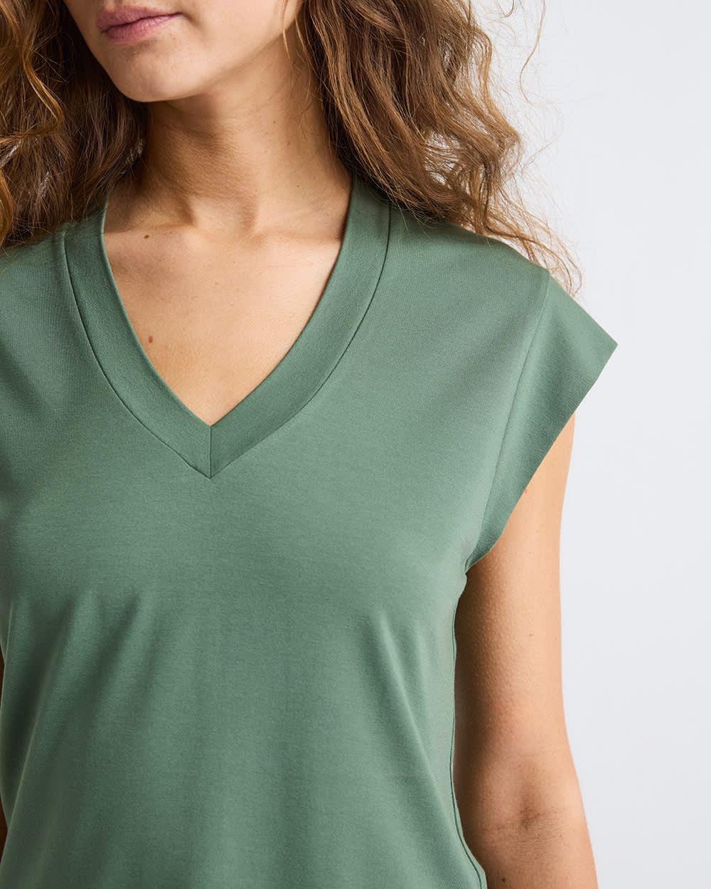 Classic-Fit Short-Sleeve V-Neck T-Shirt rw&co Great Value Deal