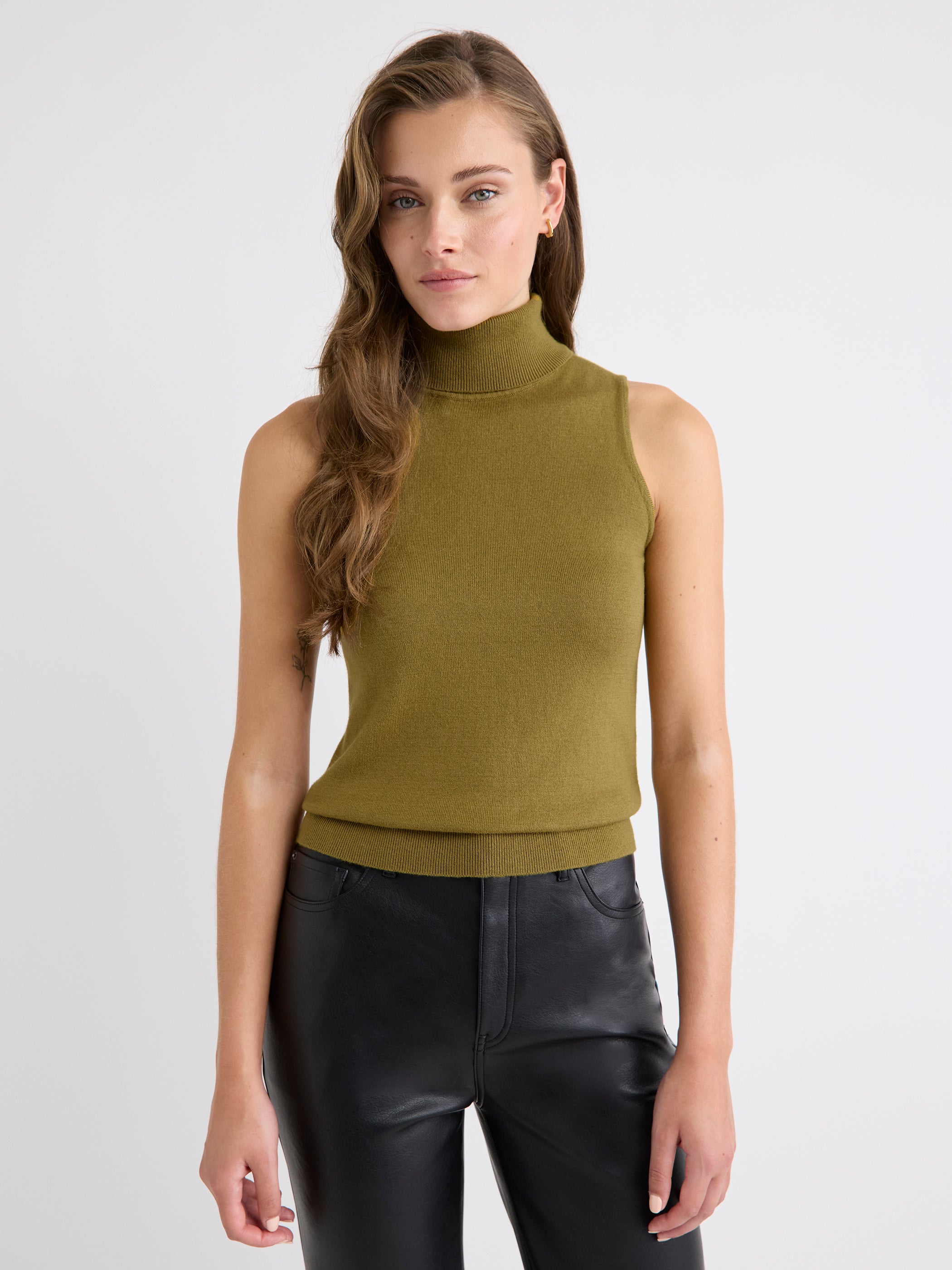 Sleeveless Turtle-Neck Sweater rw&co Limited Time Discount