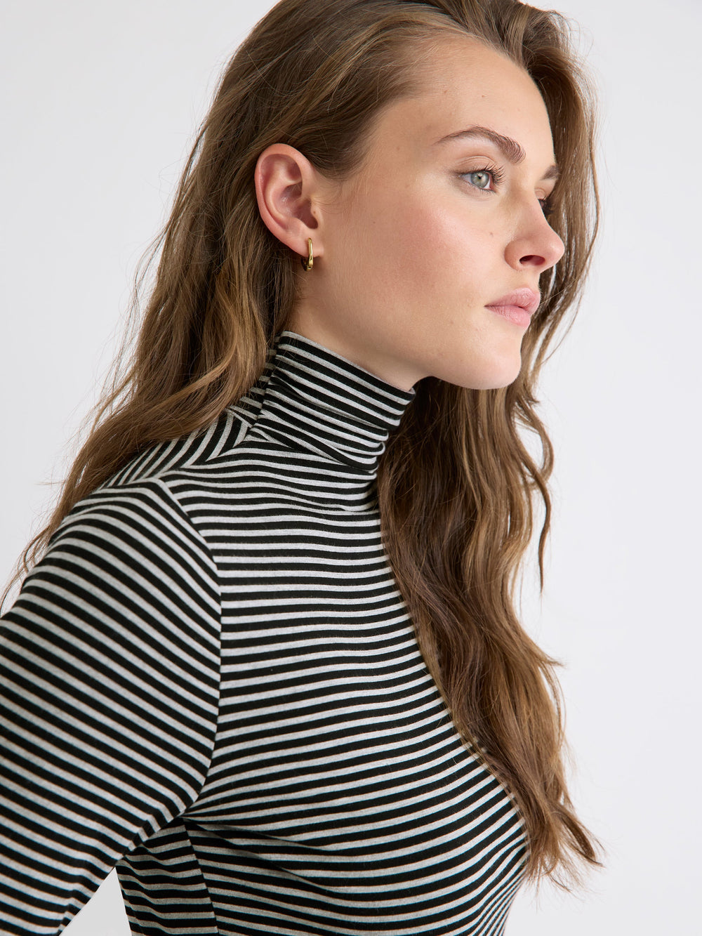 Fitted Long-Sleeve Mock-Neck Tee rw&co Special Promo Price
