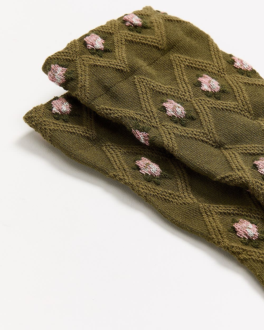 Crew Socks with Floral Pattern rw&co Special Promo Price