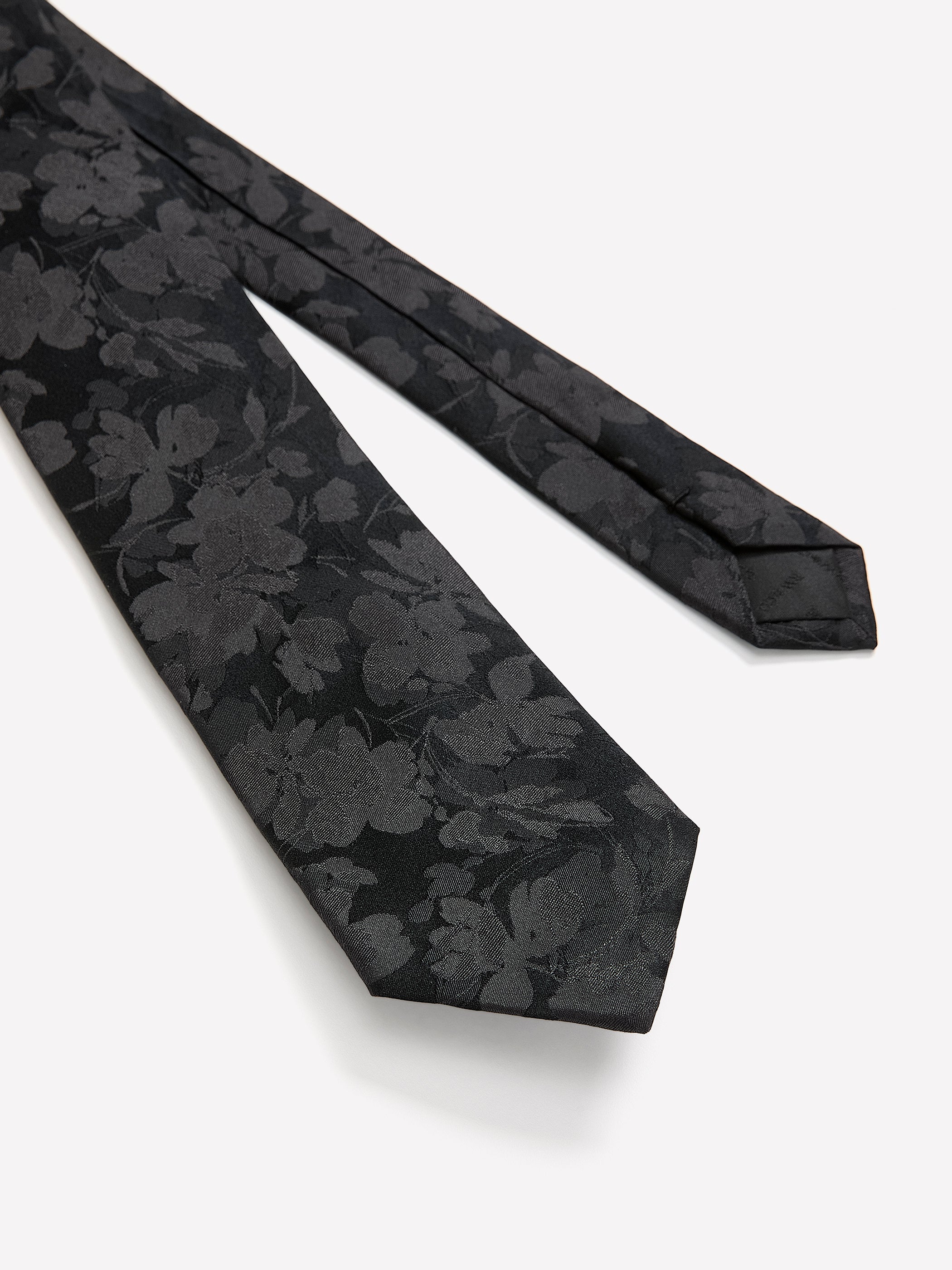 Silk Floral Tie in Regular Black Tone rw&co Great Value Deal