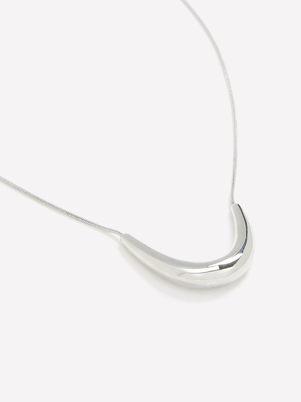 Short Necklace with Metal Pendant rw&co On Sale