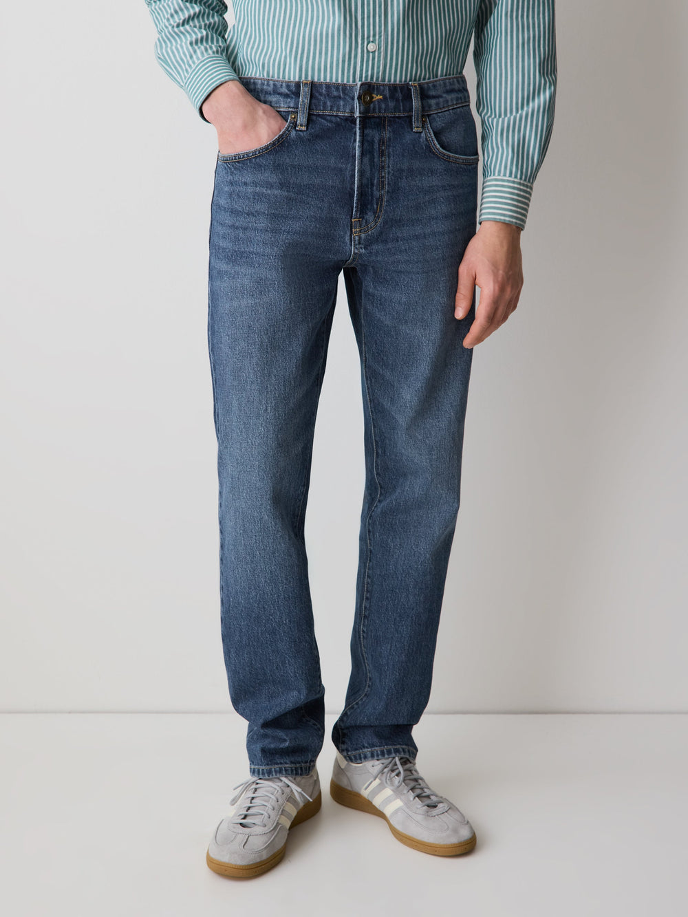 Slim Fit Medium-Wash Jeans rw&co On Sale