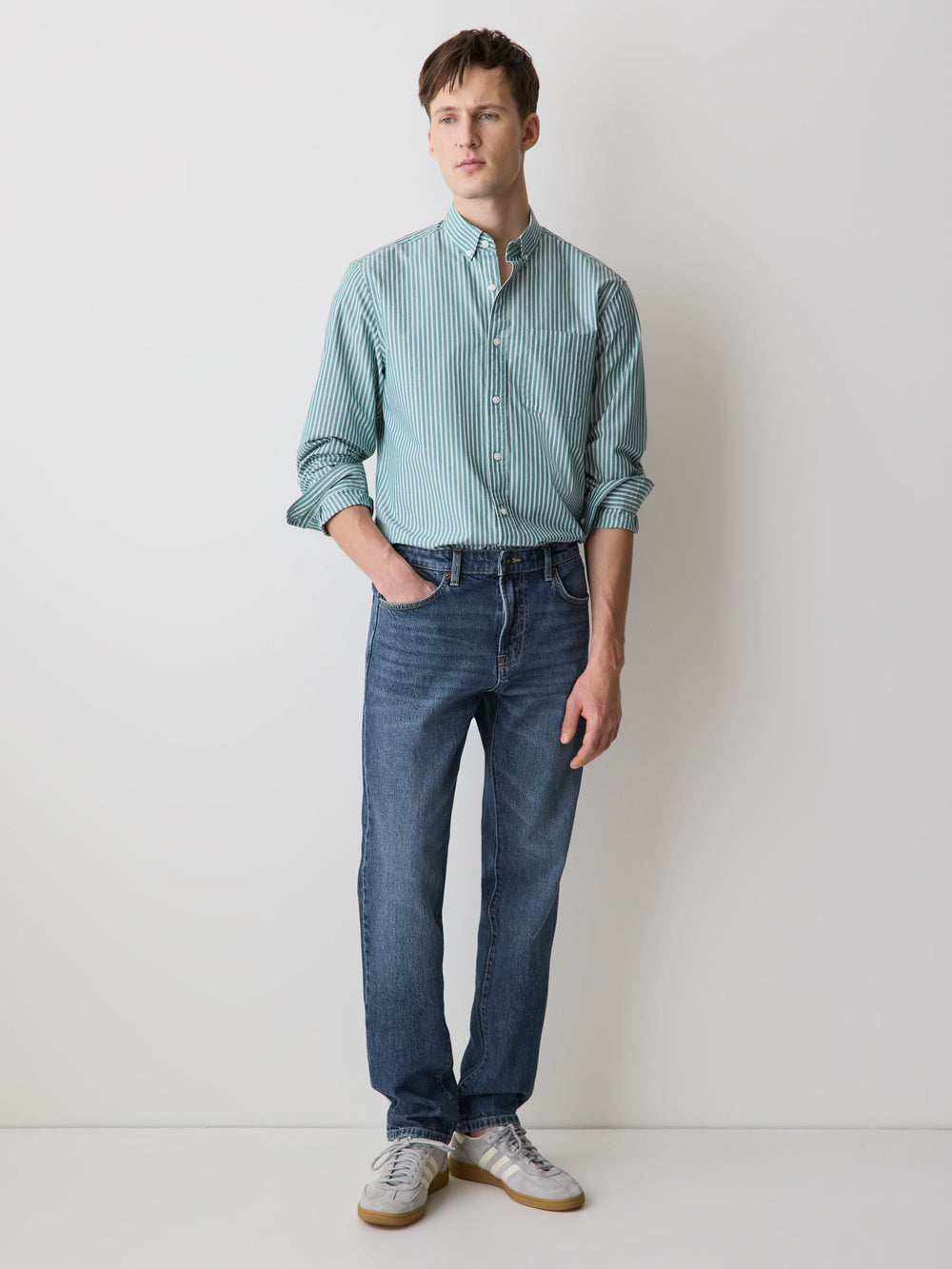 Slim Fit Medium-Wash Jeans rw&co On Sale