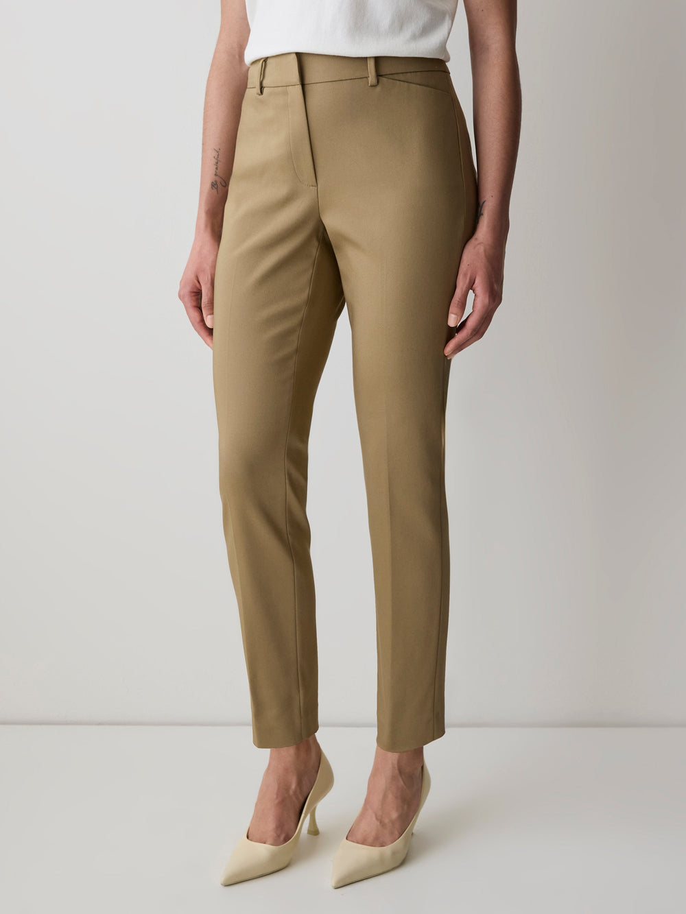 Limitless Mid-Rise Slim-Leg Curvy Pant rw&co Exclusive Sale Price