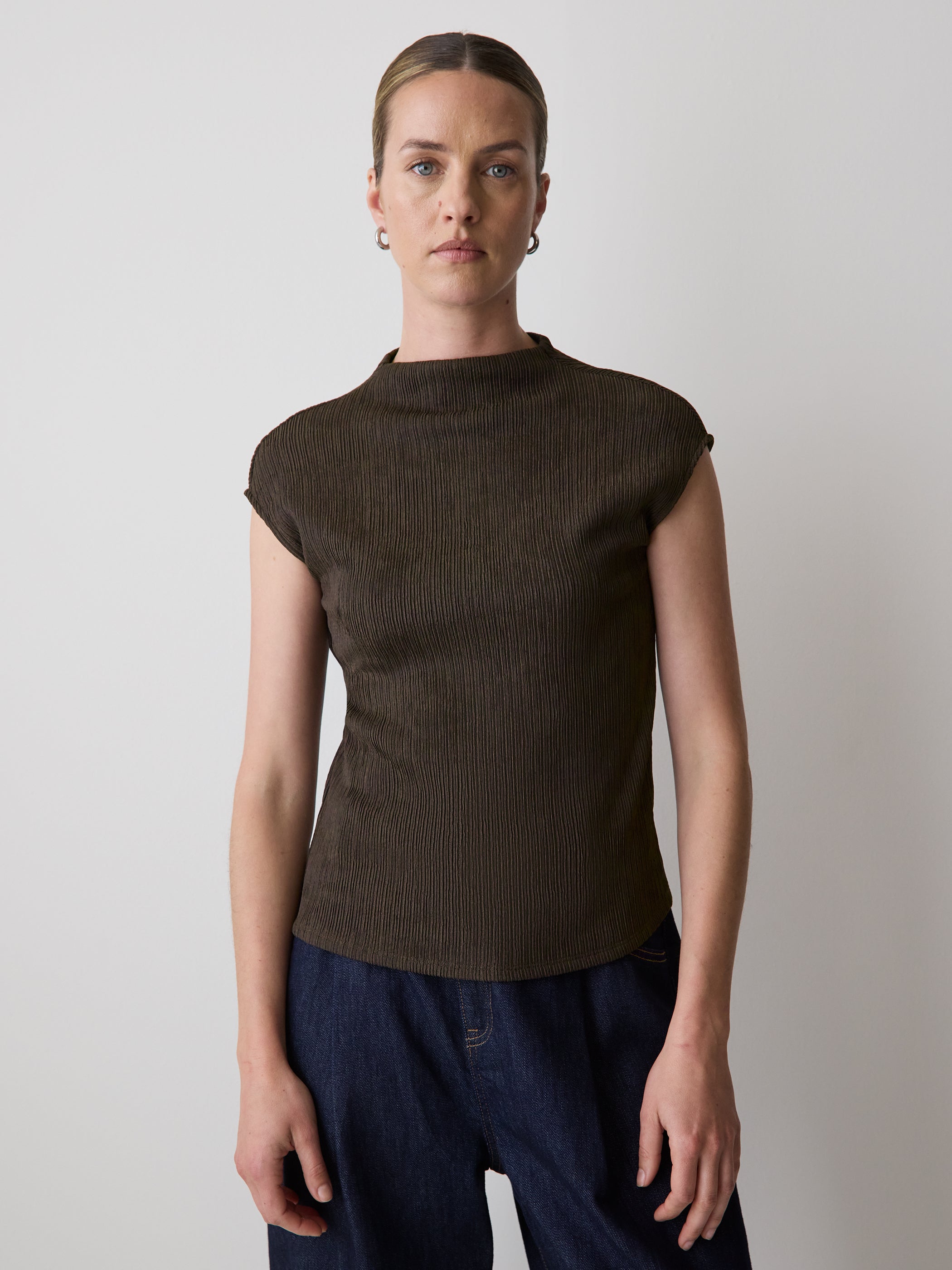 Sleeveless Funnel-Neck Textured Top rw&co Special Offer