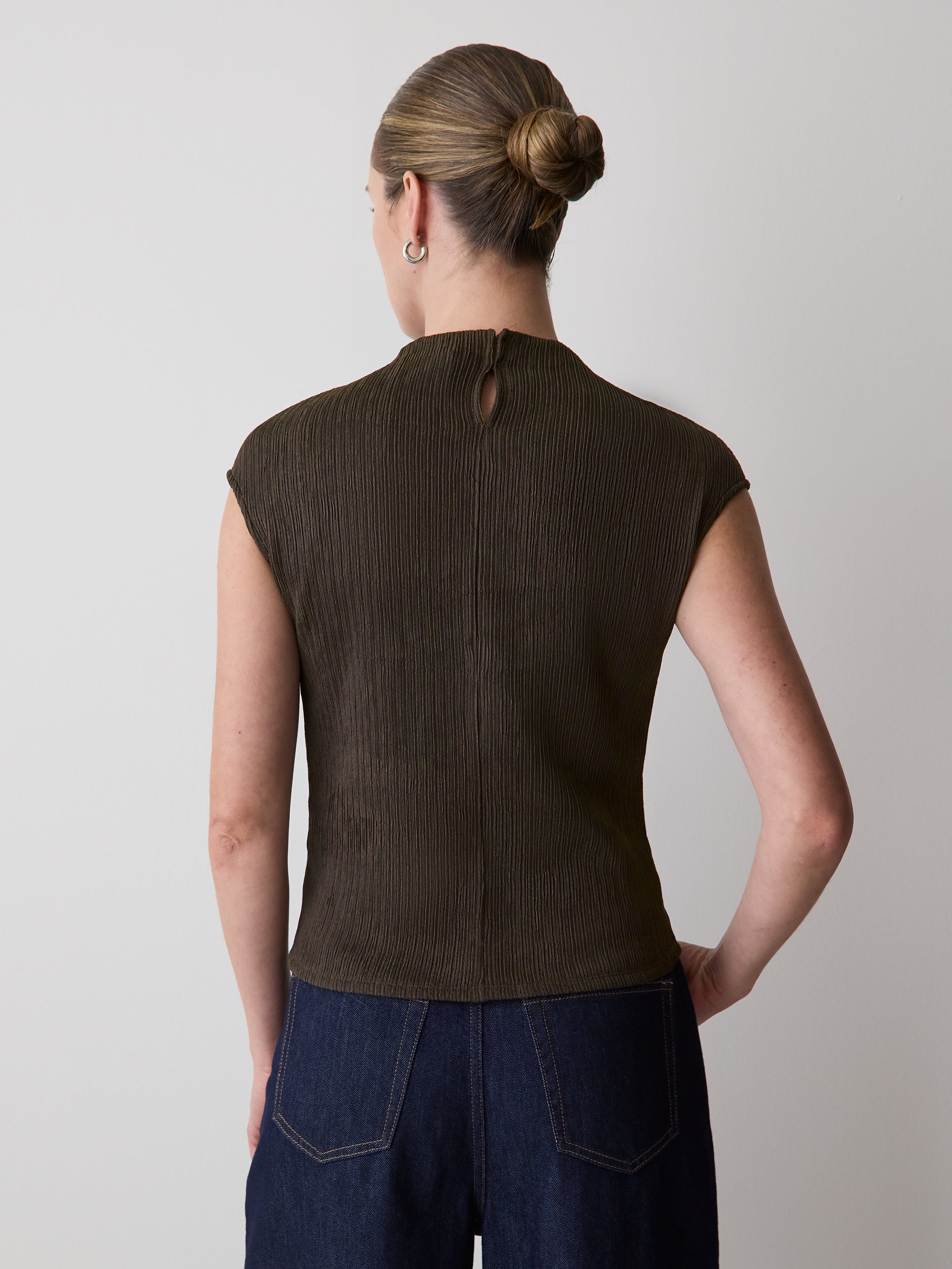 Sleeveless Funnel-Neck Textured Top rw&co Special Offer