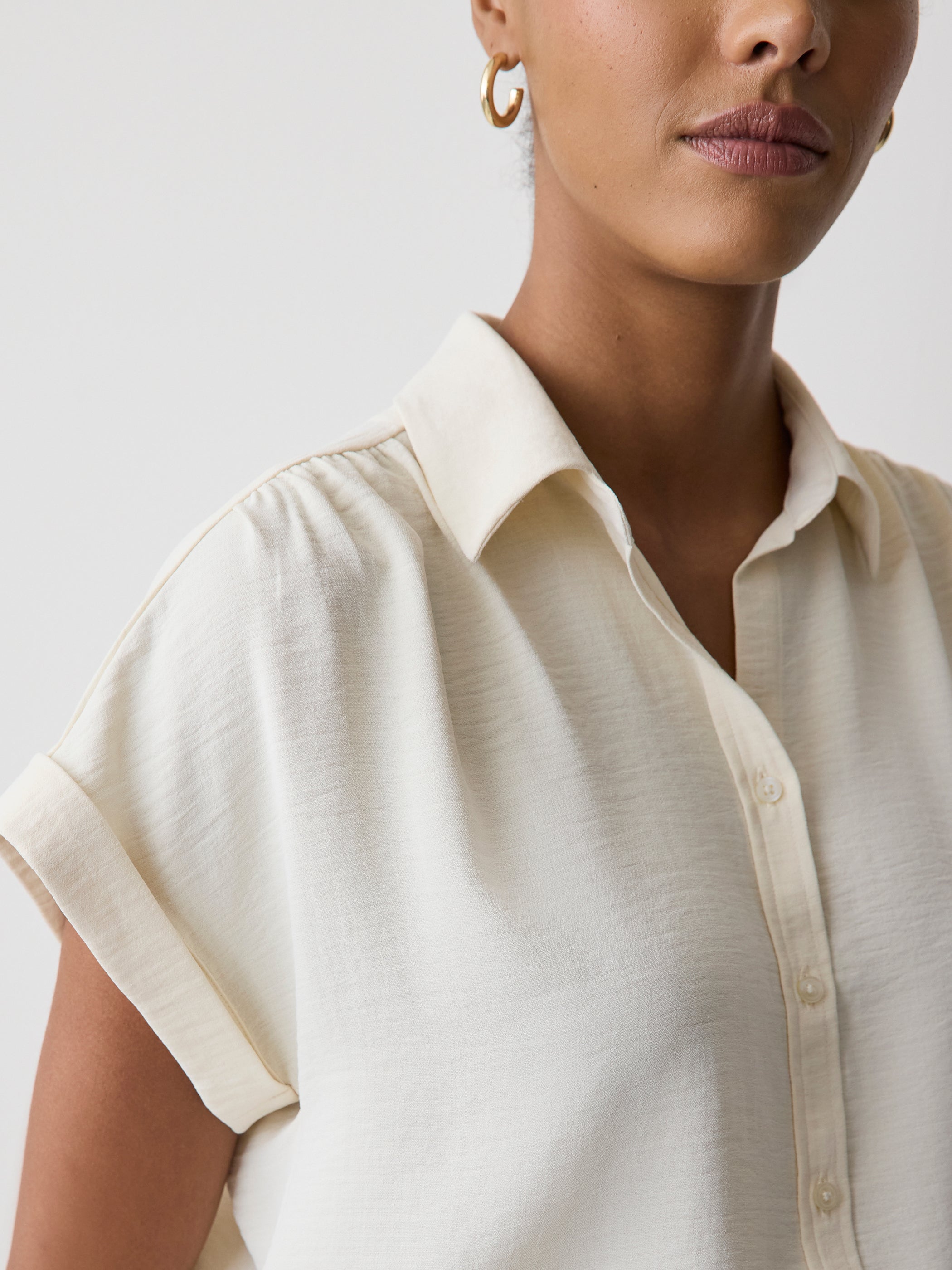 Short-Sleeve Buttoned-Down Blouse rw&co On Sale