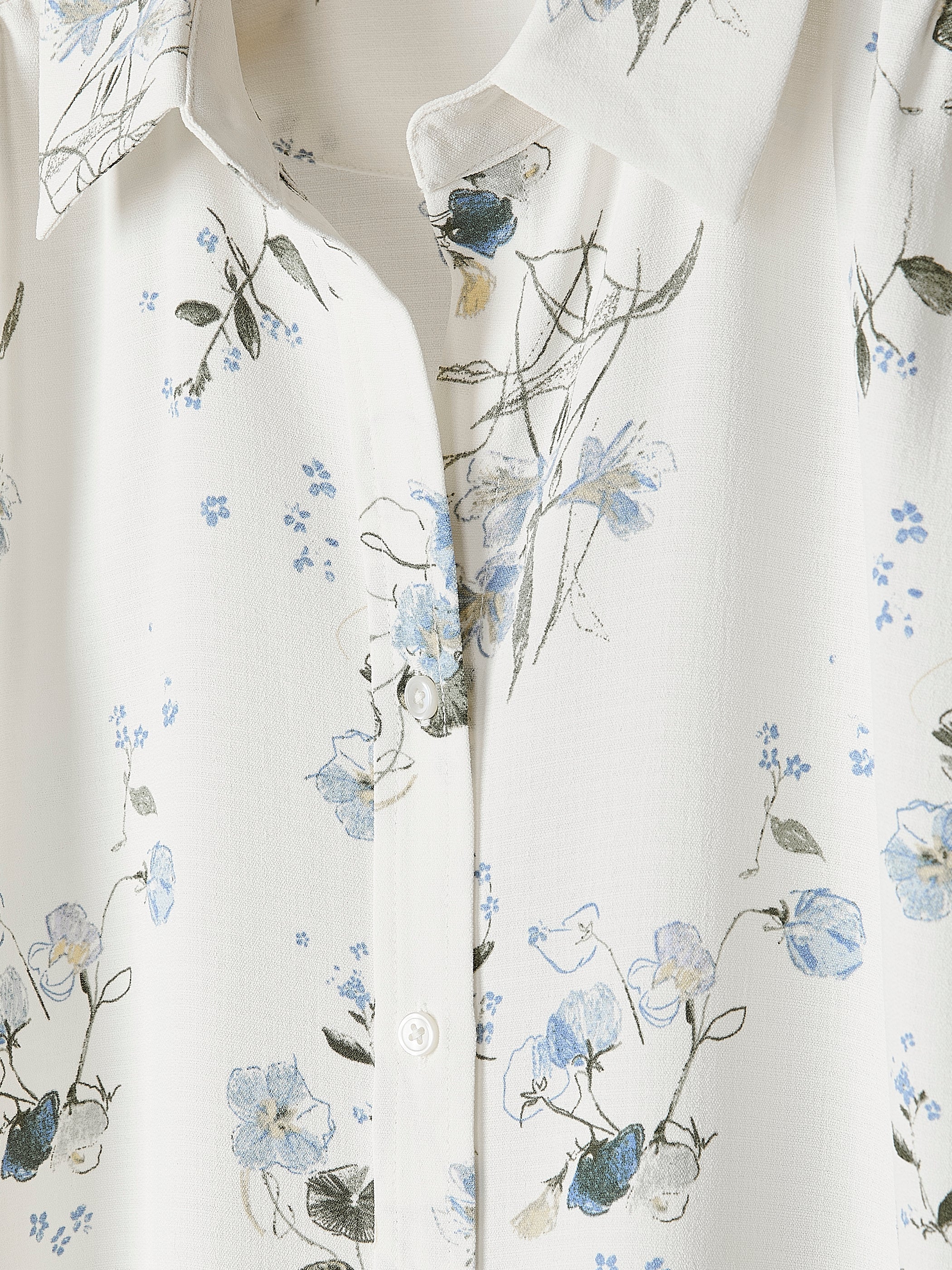 Short-Sleeve Buttoned-Down Blouse rw&co On Sale