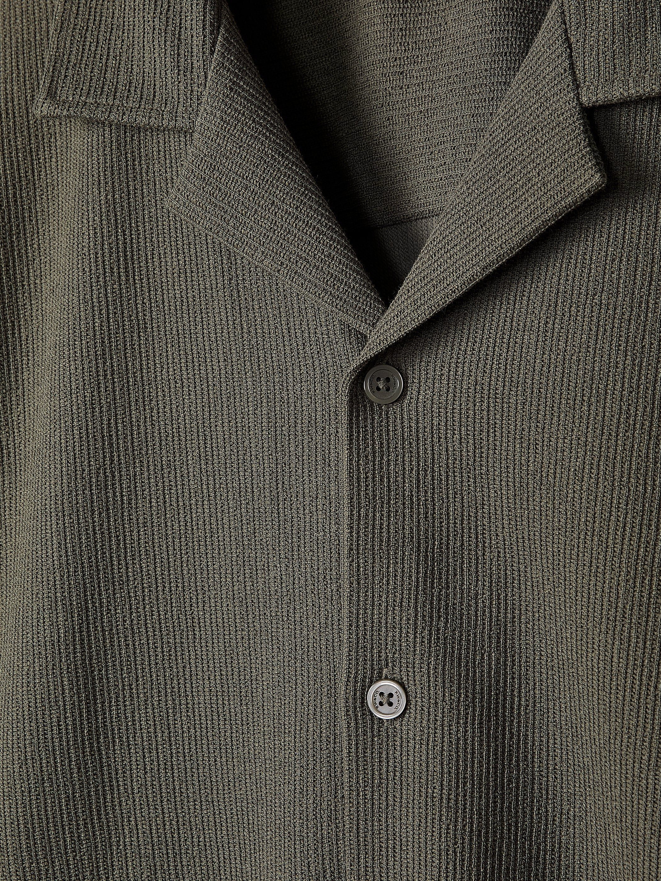 Short-Sleeve Textured Shirt with Camp Collar rw&co Limited Time Discount