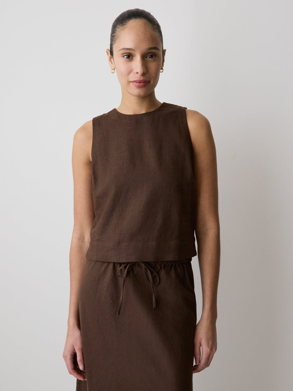 Sleeveless Crew-Neck Linen-Blend Blouse rw&co On Sale