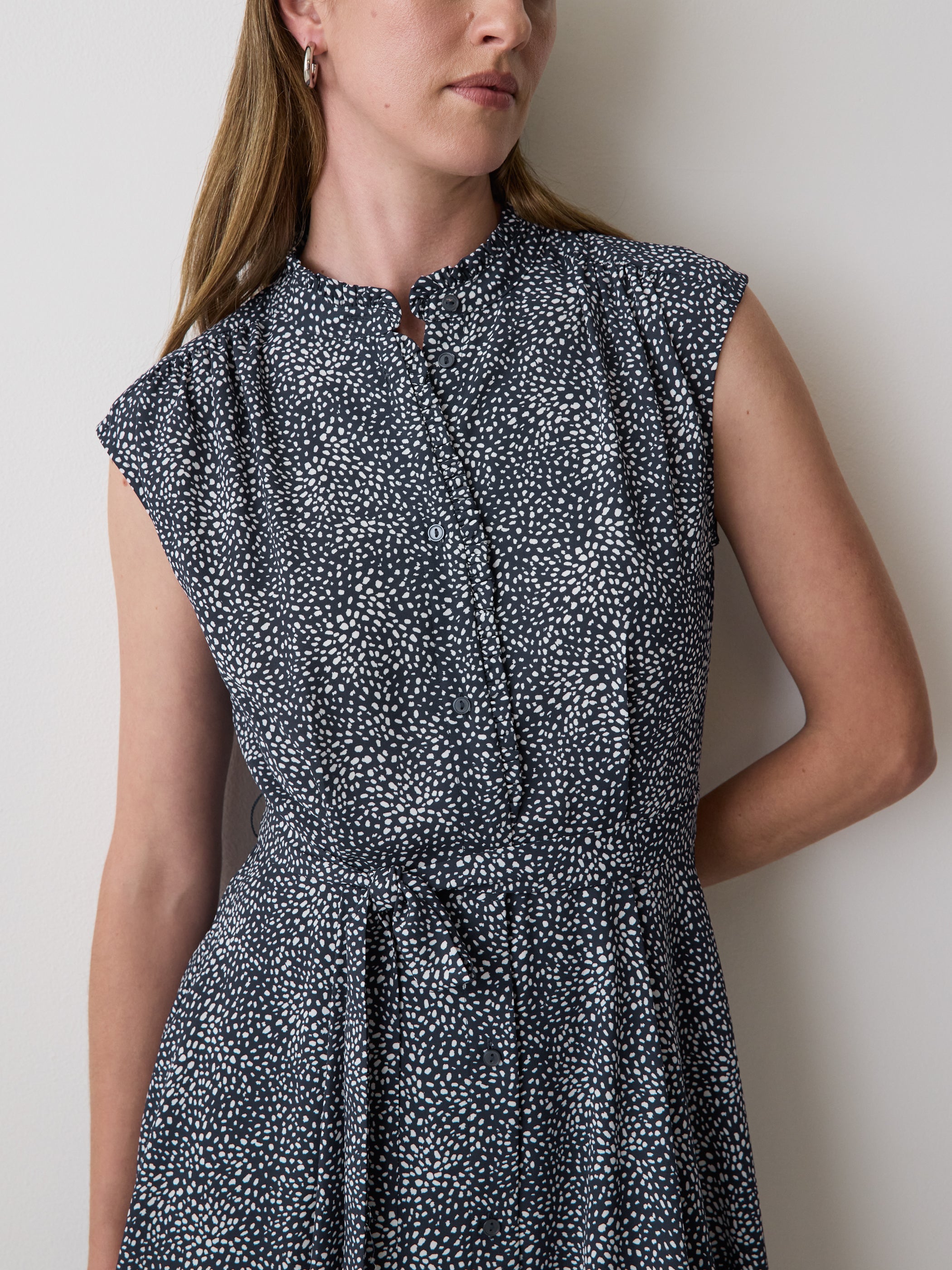 Sleeveless Mock-Neck Buttoned-Down Mini Dress rw&co Special Offer
