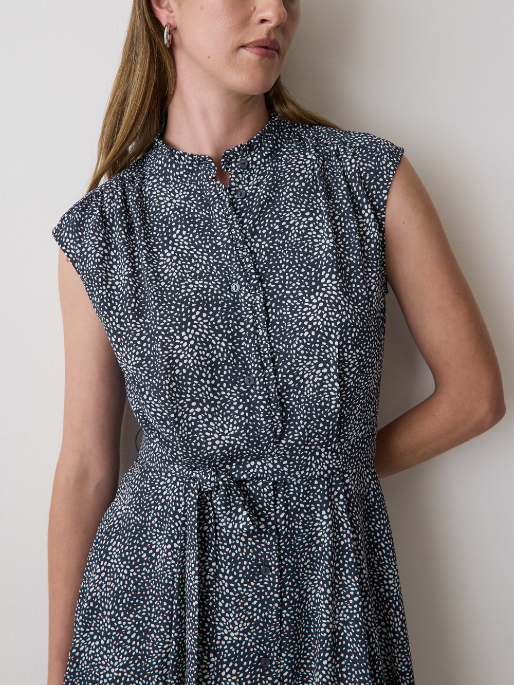 Sleeveless Mock-Neck Buttoned-Down Mini Dress rw&co Special Offer