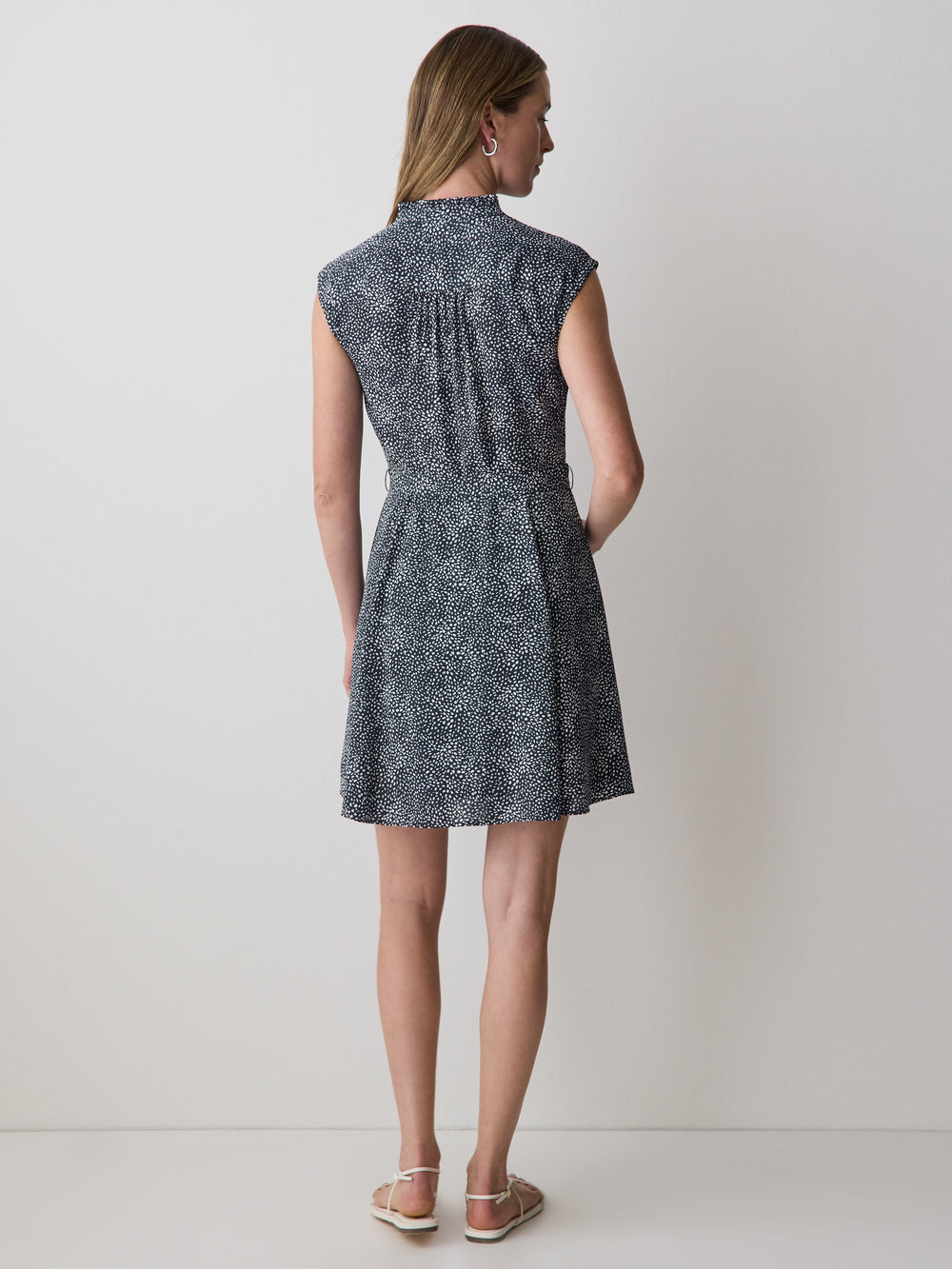 Sleeveless Mock-Neck Buttoned-Down Mini Dress rw&co Special Offer