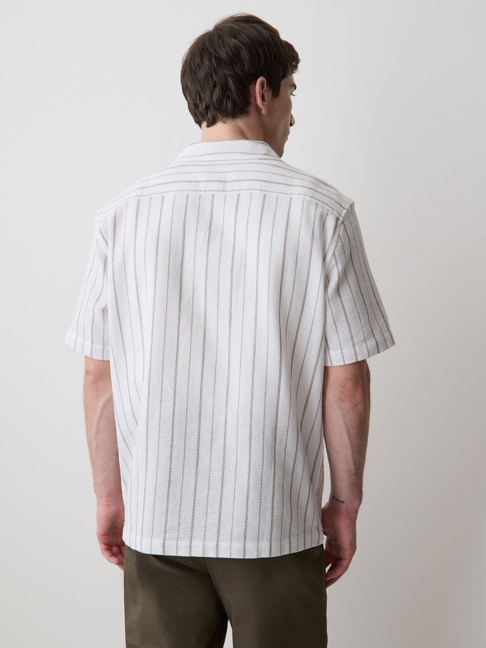 Striped Short-Sleeve Textured Shirt with Camp Collar rw&co Limited Time Discount