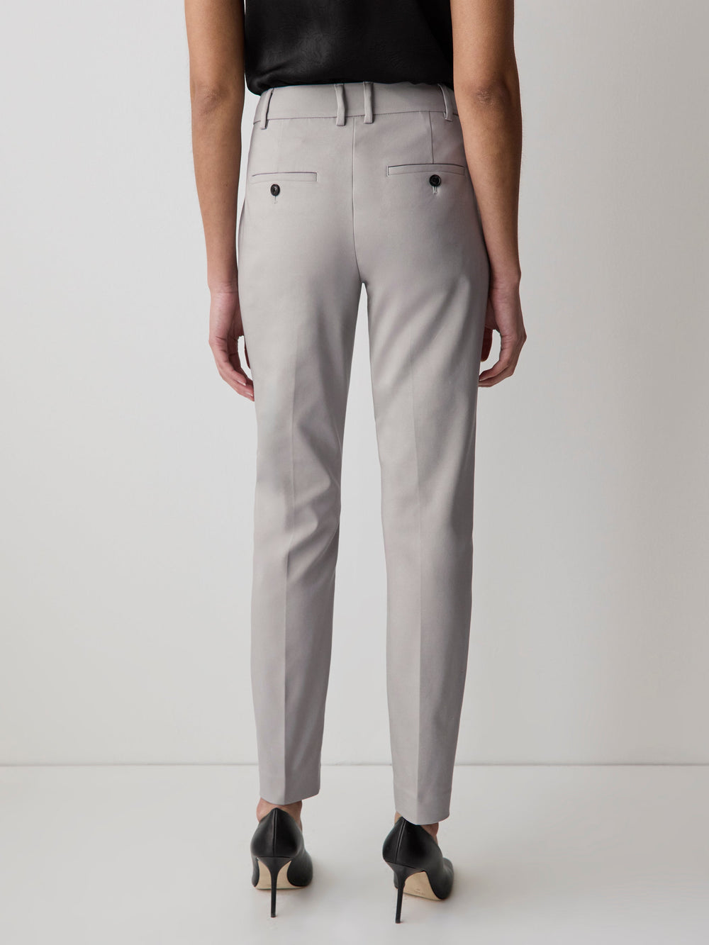 Limitless Mid-Rise Slim-Leg Signature Fit 7/8 Pant rw&co Limited Time Discount
