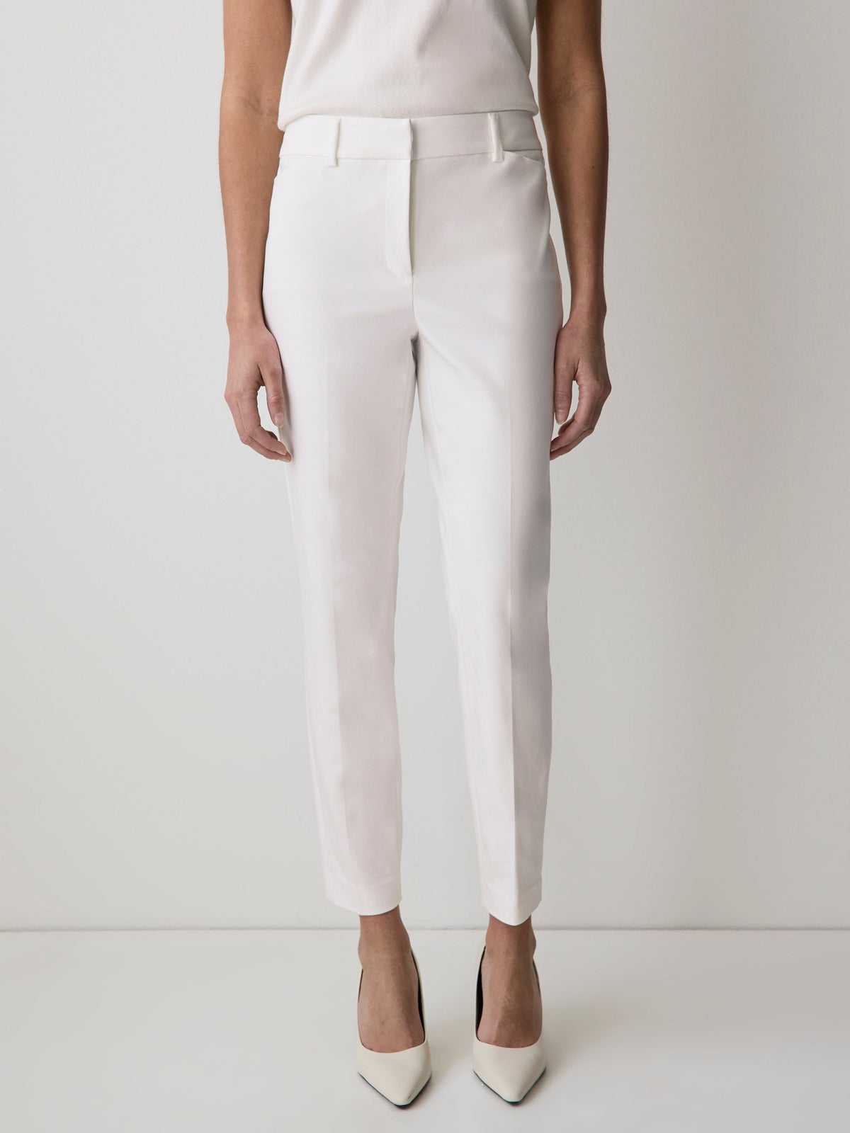Limitless Mid-Rise Slim-Leg Signature Fit 7/8 Pant rw&co Limited Time Discount
