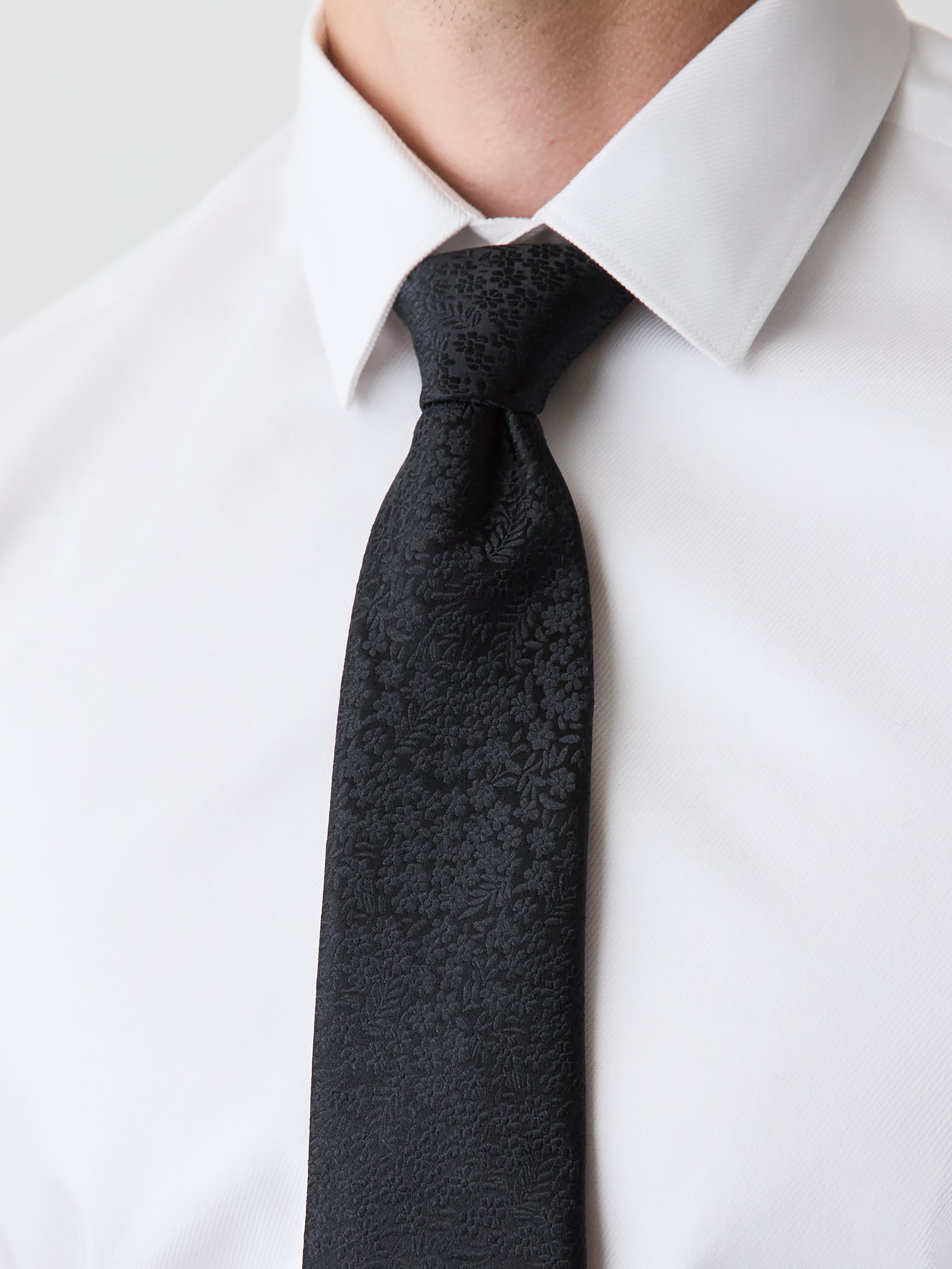 Black Regular Tie with Floral Pattern rw&co Great Value Deal