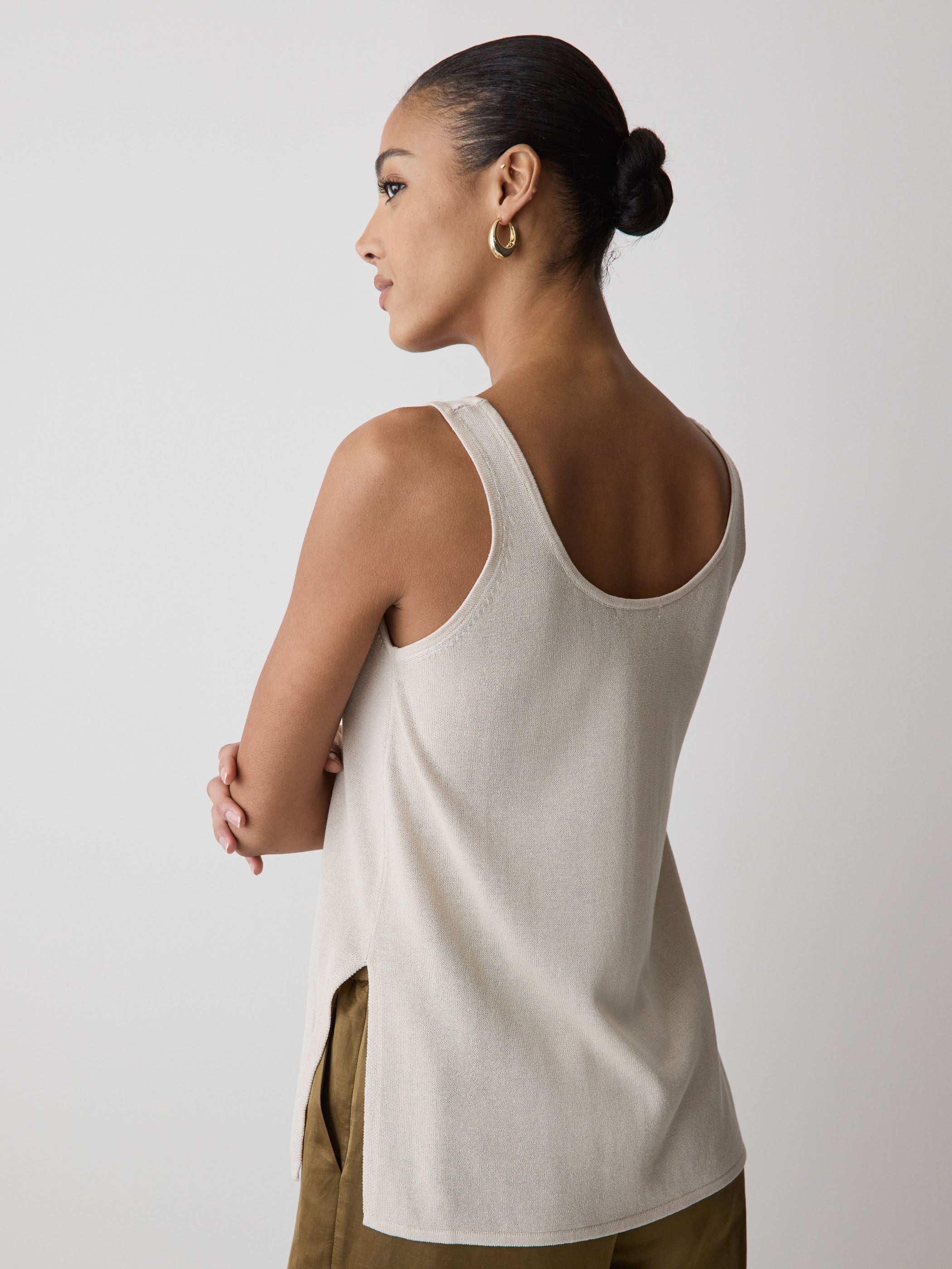 Linen-Blend U-Neck Loose Tank rw&co On Sale
